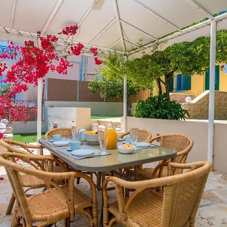Avrochares Villa