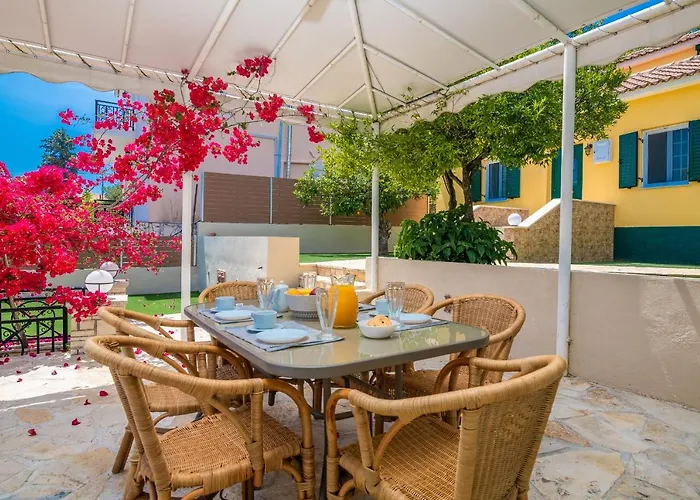 Avrochares Villa
