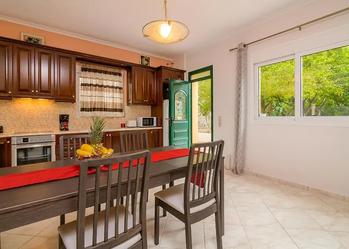 Villa Avrochares
