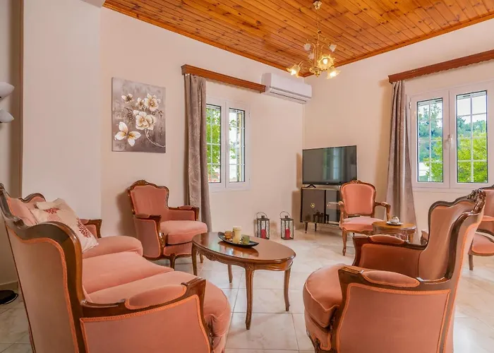 Avrochares Villa *